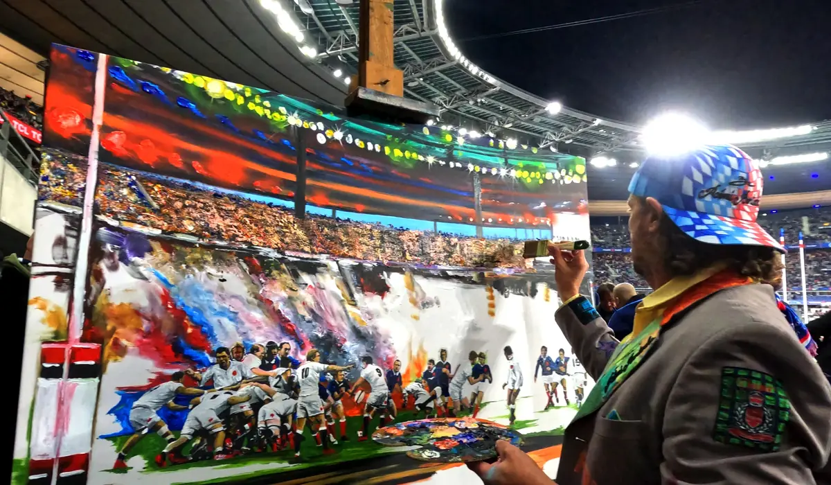 Rémi Bertoche peignant une scène de rugby en direct au Stade de France